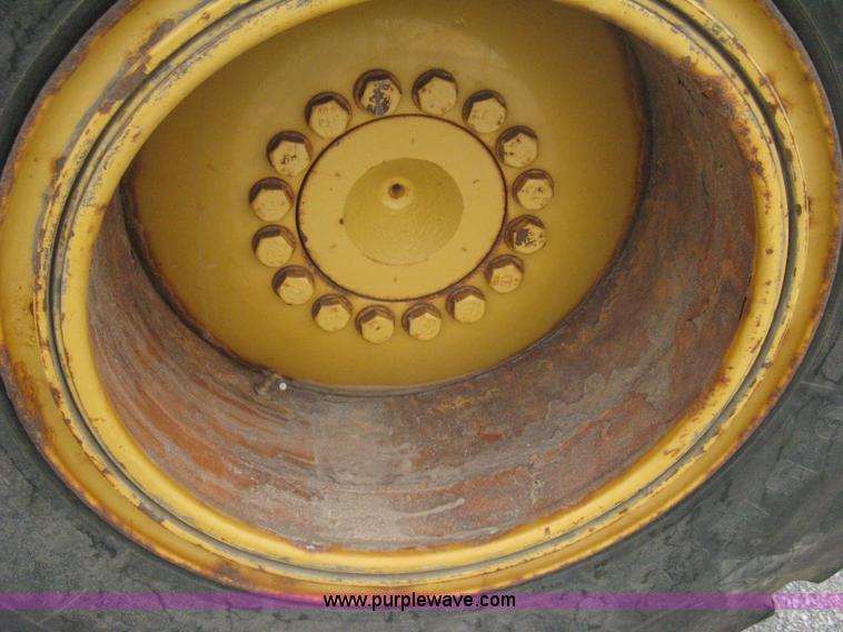 image for item B8182 1995 Caterpillar 936F articulated wheel loader