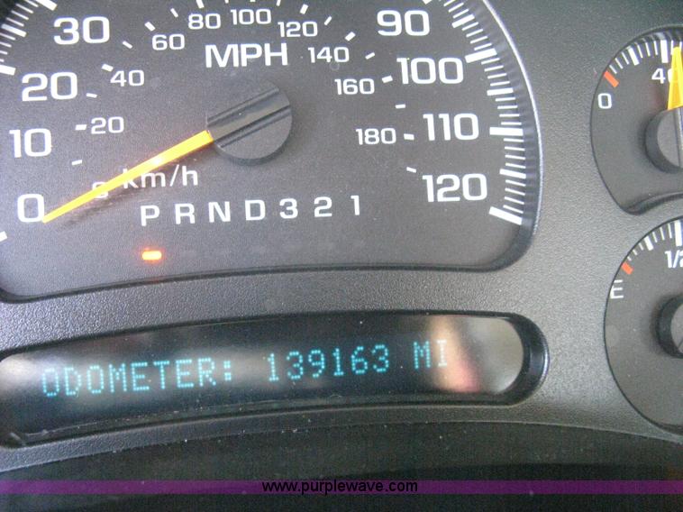 image for item B8186 2006 Chevrolet Silverado 3500 extended cab utility pickup truck