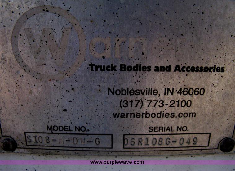 image for item B8186 2006 Chevrolet Silverado 3500 extended cab utility pickup truck