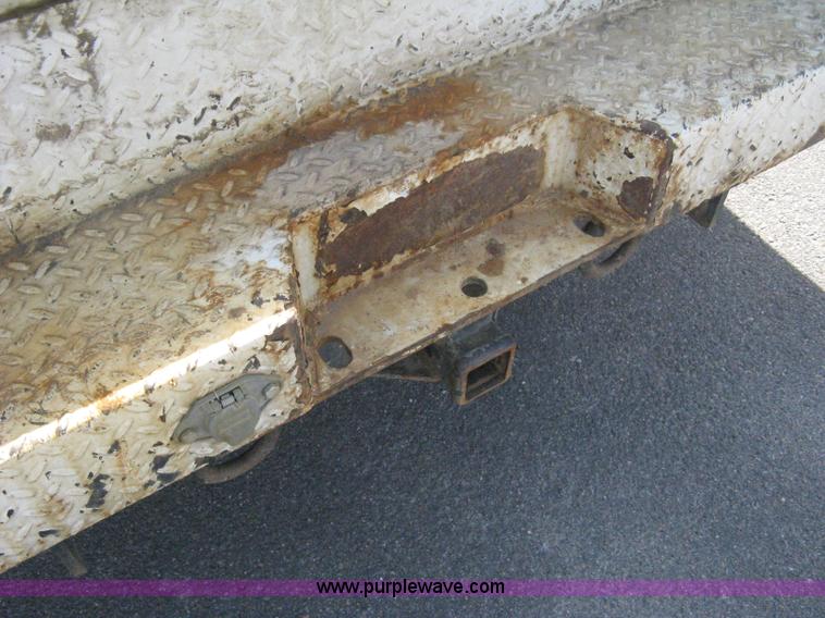 image for item B8186 2006 Chevrolet Silverado 3500 extended cab utility pickup truck