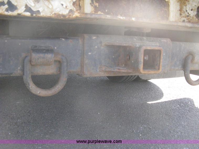 image for item B8186 2006 Chevrolet Silverado 3500 extended cab utility pickup truck