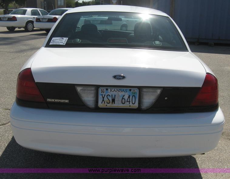image for item B8318 2007 Ford Crown Victoria Police Interceptor