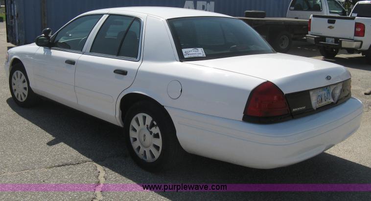 image for item B8318 2007 Ford Crown Victoria Police Interceptor