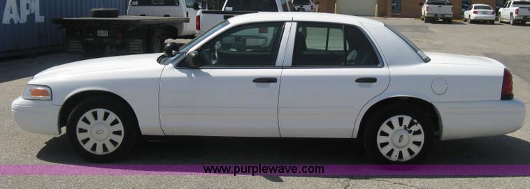 image for item B8318 2007 Ford Crown Victoria Police Interceptor