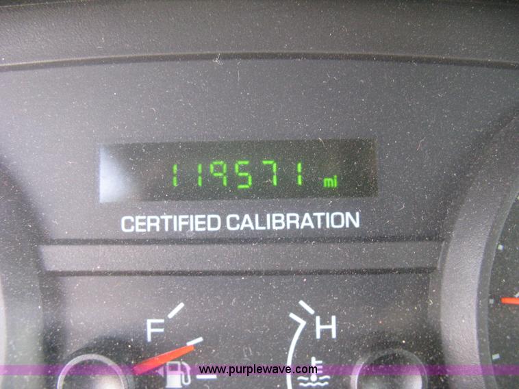 image for item B8318 2007 Ford Crown Victoria Police Interceptor