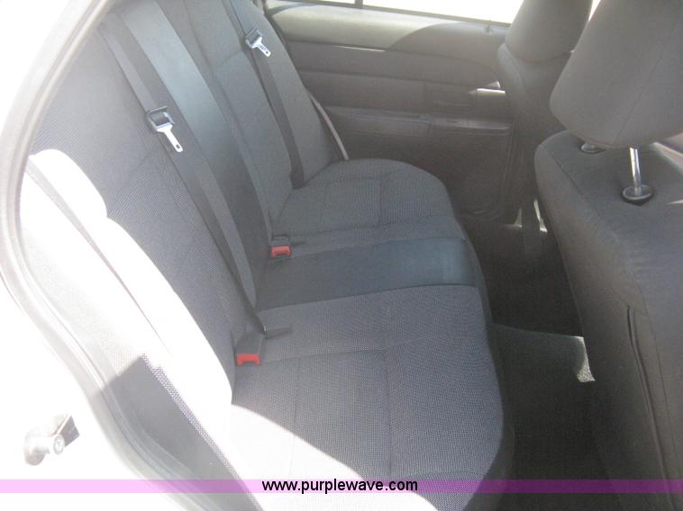 image for item B8318 2007 Ford Crown Victoria Police Interceptor