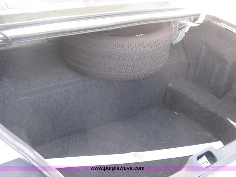 image for item B8318 2007 Ford Crown Victoria Police Interceptor