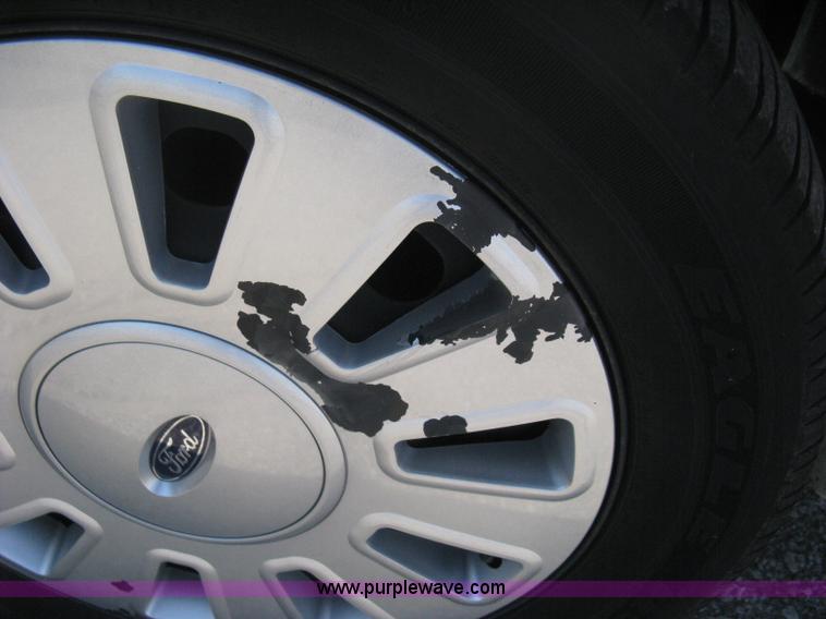 image for item B8318 2007 Ford Crown Victoria Police Interceptor