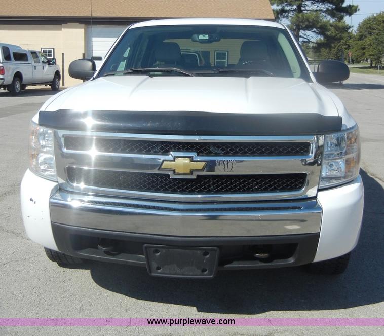 image for item D4873 2008 Chevrolet Silverado 1500 LT Crew Cab pickup truck