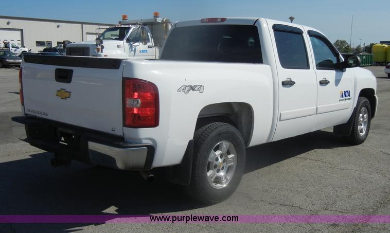 image for item D4873 2008 Chevrolet Silverado 1500 LT Crew Cab pickup truck