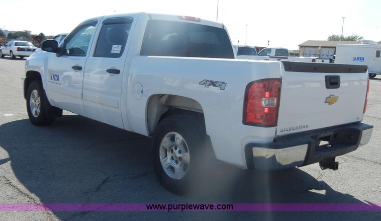 image for item D4873 2008 Chevrolet Silverado 1500 LT Crew Cab pickup truck
