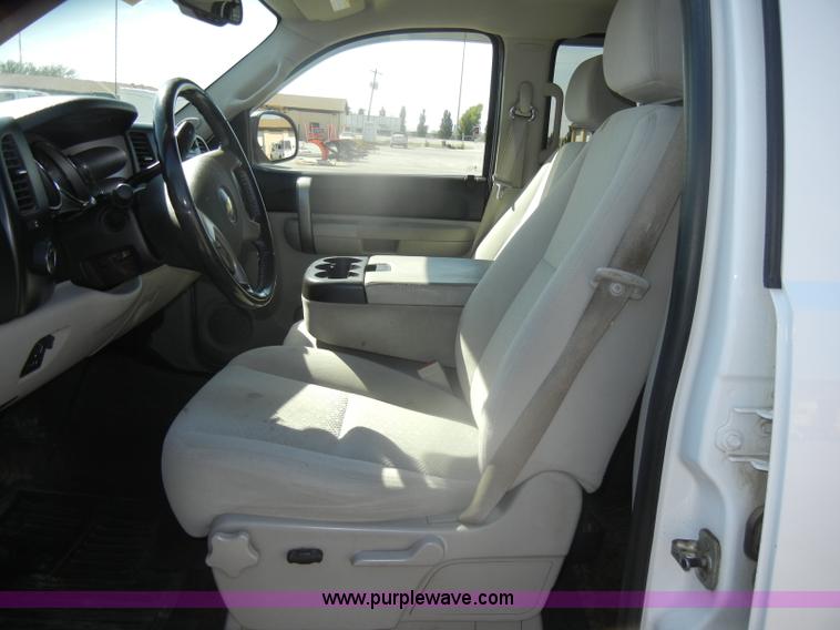 image for item D4873 2008 Chevrolet Silverado 1500 LT Crew Cab pickup truck