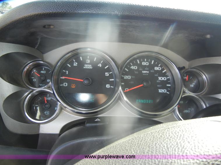 image for item D4873 2008 Chevrolet Silverado 1500 LT Crew Cab pickup truck