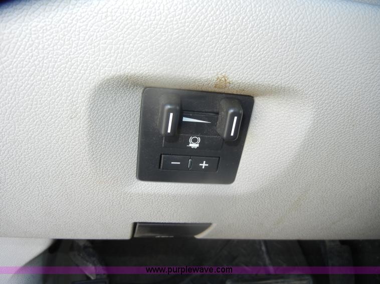 image for item D4873 2008 Chevrolet Silverado 1500 LT Crew Cab pickup truck