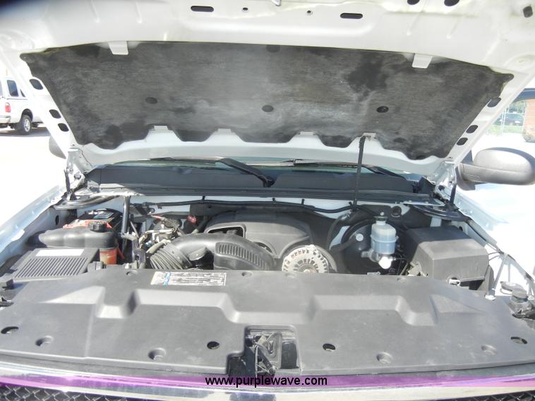 image for item D4873 2008 Chevrolet Silverado 1500 LT Crew Cab pickup truck