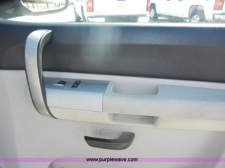 image for item D4873 2008 Chevrolet Silverado 1500 LT Crew Cab pickup truck