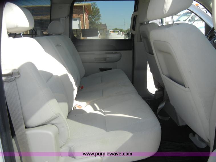 image for item D4873 2008 Chevrolet Silverado 1500 LT Crew Cab pickup truck