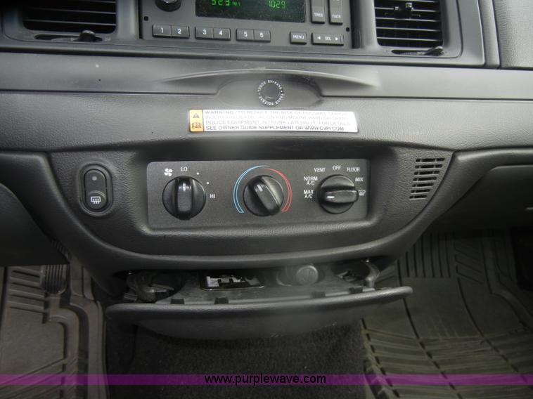 image for item D4938 2008 Ford Crown Victoria Police Interceptor