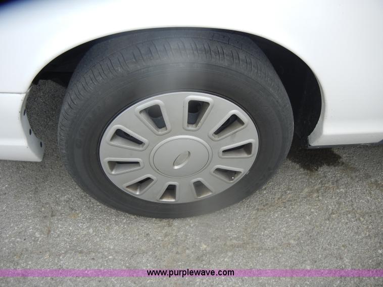 image for item D4938 2008 Ford Crown Victoria Police Interceptor