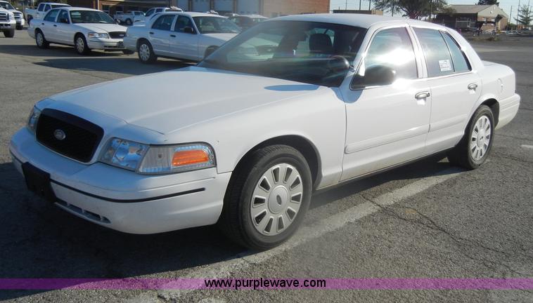image for item D4939 2007 Ford Crown Victoria Police Interceptor