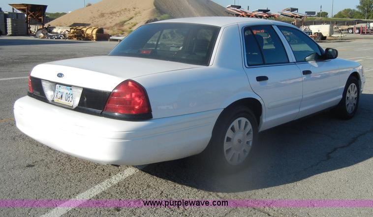 image for item D4939 2007 Ford Crown Victoria Police Interceptor