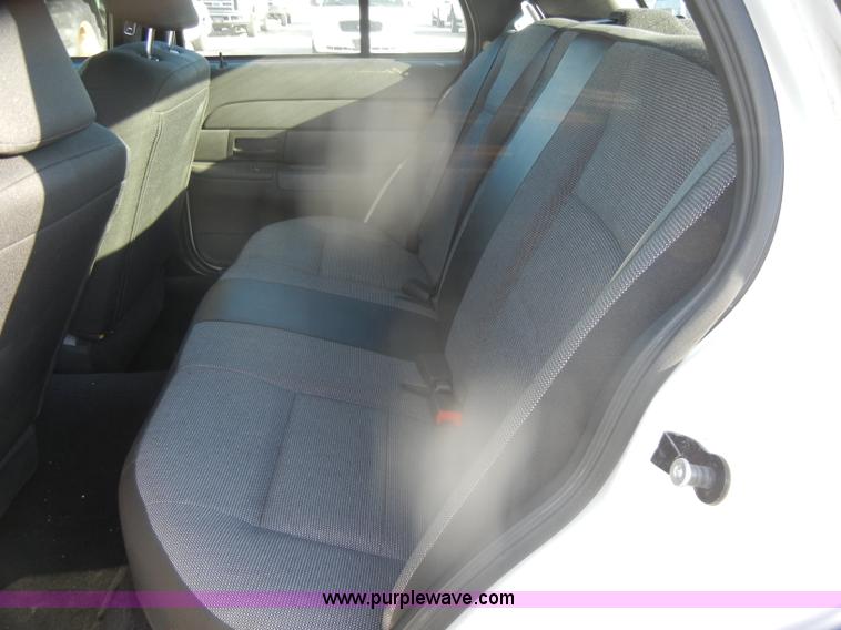 image for item D4939 2007 Ford Crown Victoria Police Interceptor