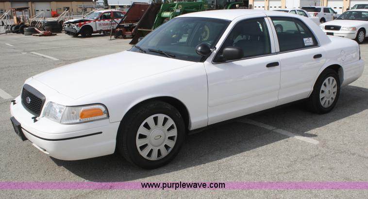 image for item F2618 2008 Ford Crown Victoria Police Interceptor