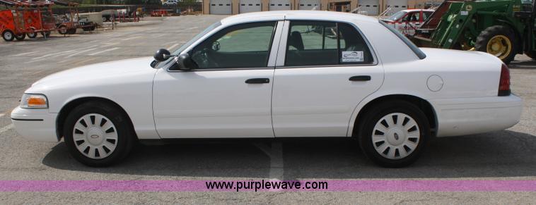 image for item F2618 2008 Ford Crown Victoria Police Interceptor