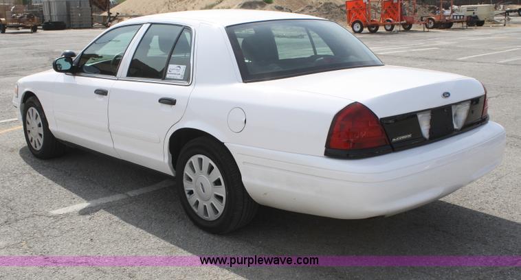 image for item F2618 2008 Ford Crown Victoria Police Interceptor