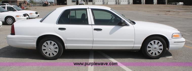 image for item F2618 2008 Ford Crown Victoria Police Interceptor