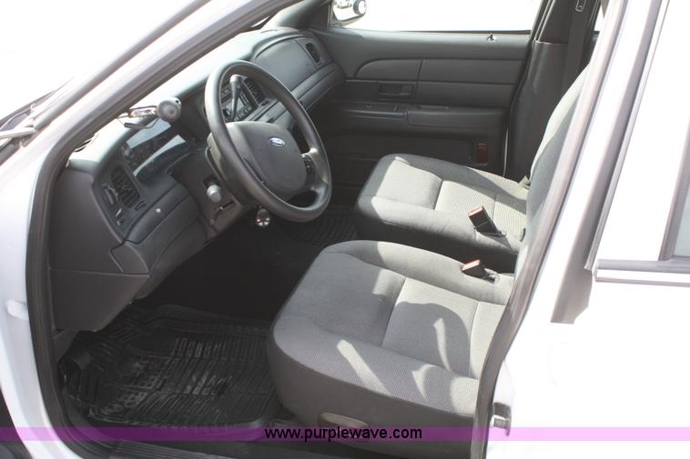 image for item F2618 2008 Ford Crown Victoria Police Interceptor