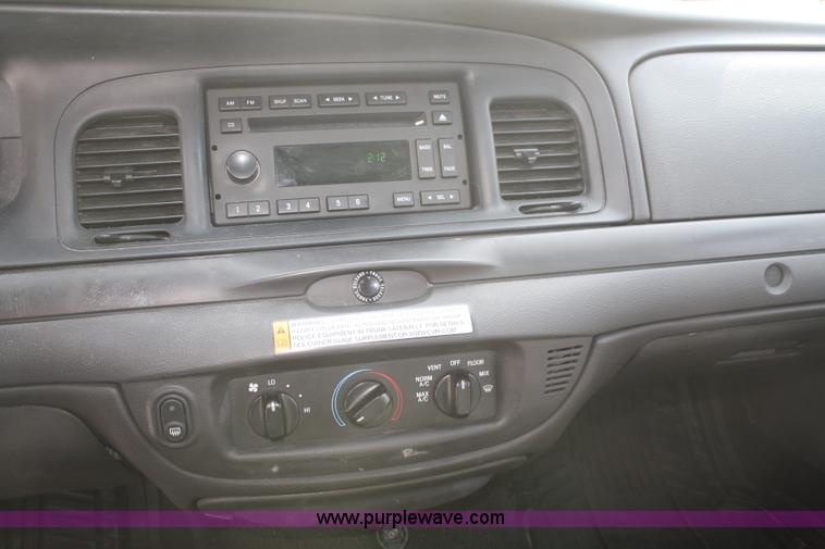 image for item F2618 2008 Ford Crown Victoria Police Interceptor