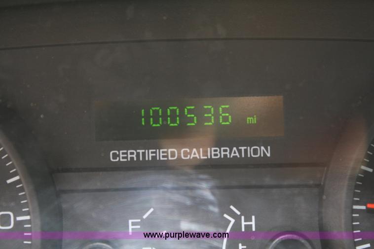 image for item F2618 2008 Ford Crown Victoria Police Interceptor