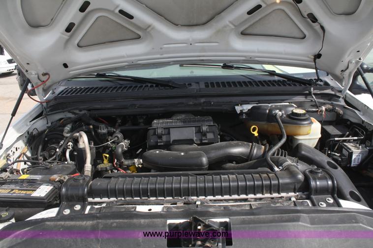 image for item F2619 2006 Ford F250 Super Duty Crew Cab pickup truck