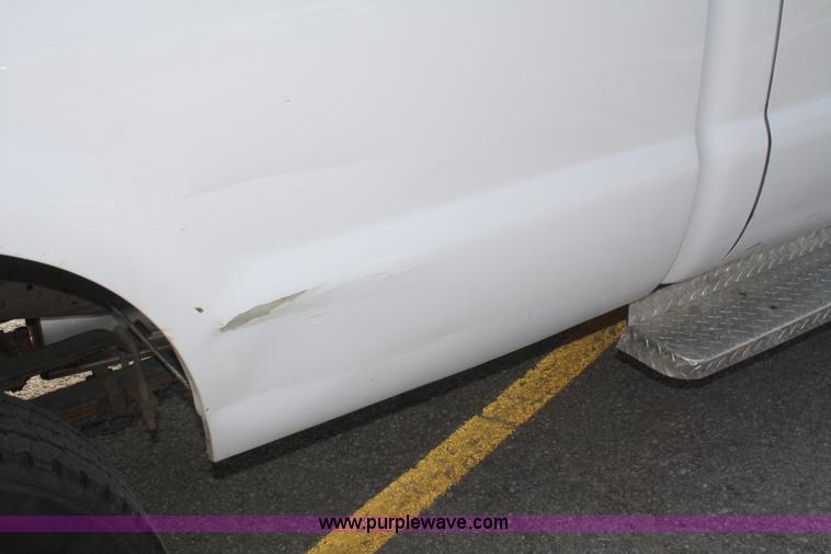image for item F2619 2006 Ford F250 Super Duty Crew Cab pickup truck