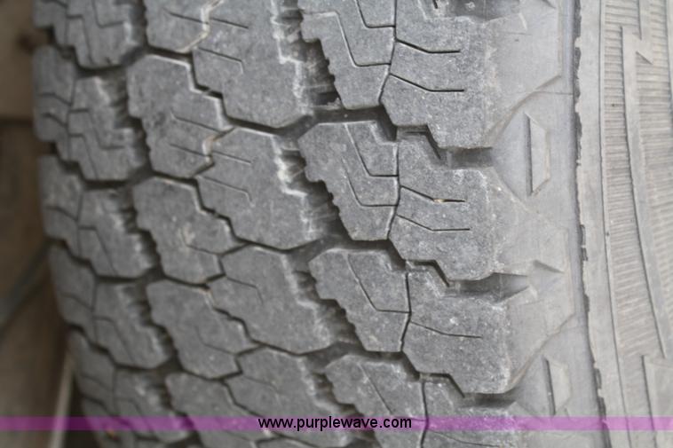 image for item F2619 2006 Ford F250 Super Duty Crew Cab pickup truck