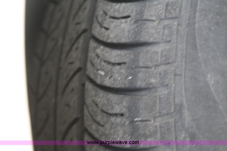 image for item F2621 2003 Ford Taurus SE