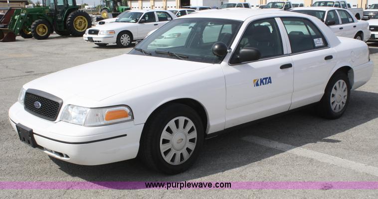 image for item F2622 2008 Ford Crown Victoria Police Interceptor