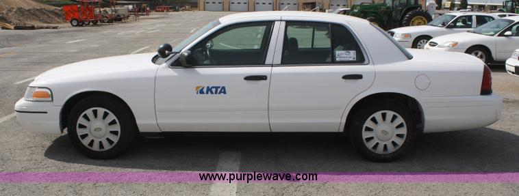 image for item F2622 2008 Ford Crown Victoria Police Interceptor