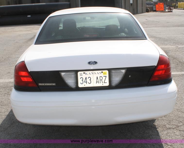 image for item F2622 2008 Ford Crown Victoria Police Interceptor