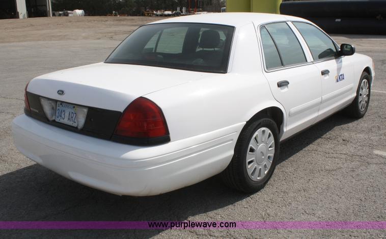 image for item F2622 2008 Ford Crown Victoria Police Interceptor