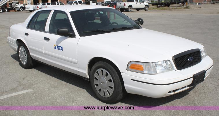 image for item F2622 2008 Ford Crown Victoria Police Interceptor
