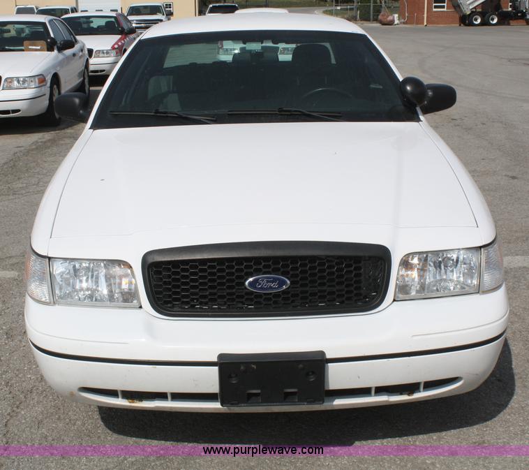 image for item F2622 2008 Ford Crown Victoria Police Interceptor
