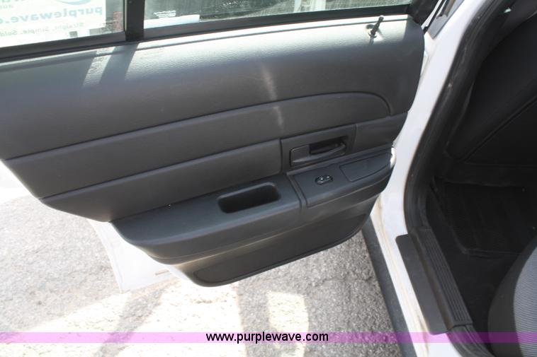 image for item F2622 2008 Ford Crown Victoria Police Interceptor