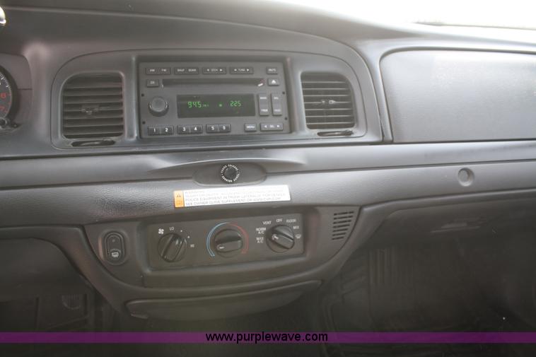 image for item F2622 2008 Ford Crown Victoria Police Interceptor