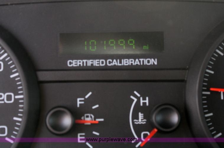 image for item F2622 2008 Ford Crown Victoria Police Interceptor