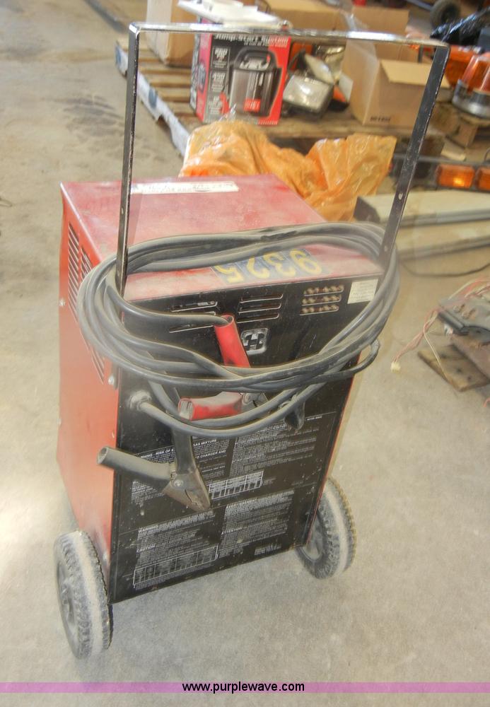 image for item V9762 Dayton fleet battery charger/engine starter