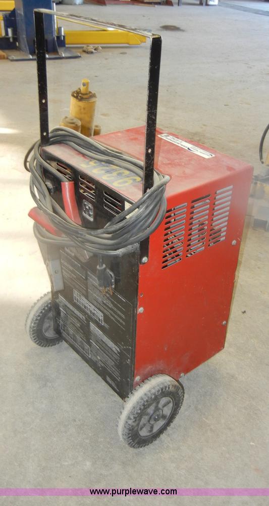 image for item V9762 Dayton fleet battery charger/engine starter