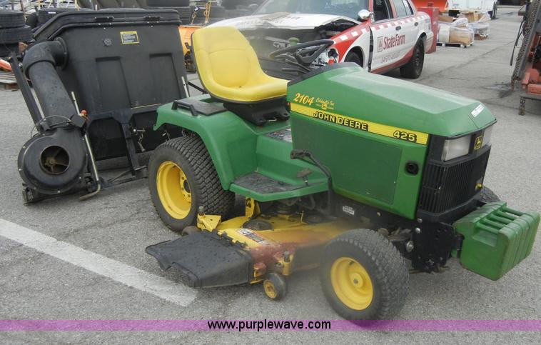 image for item V9784 John Deere 425 lawn mower