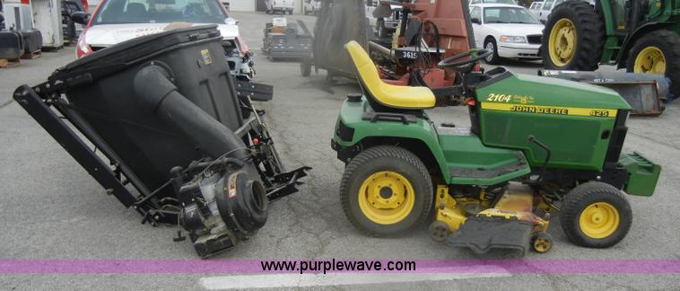 image for item V9784 John Deere 425 lawn mower